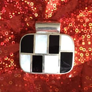 Mother of pearl and black onyx pendant